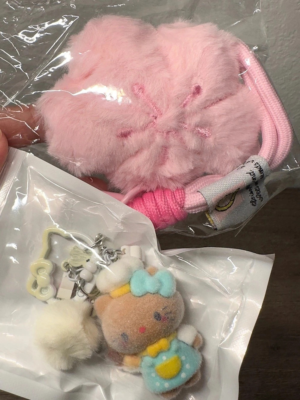 Hello Kitty Plush Bag Charm + Pink Flower Bag Charm Set NEW